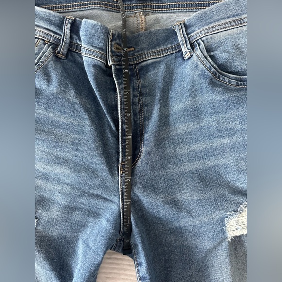 Democracy Distressed Denim Crops (size 12) - Picture 6 of 8